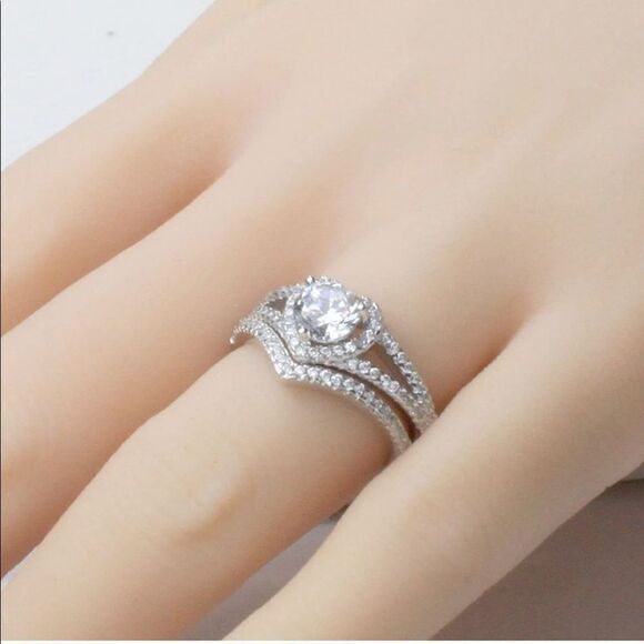925 Sterling Silver Diamond Heart Engagement Ring Two Piece Set - Picture 1 of 7